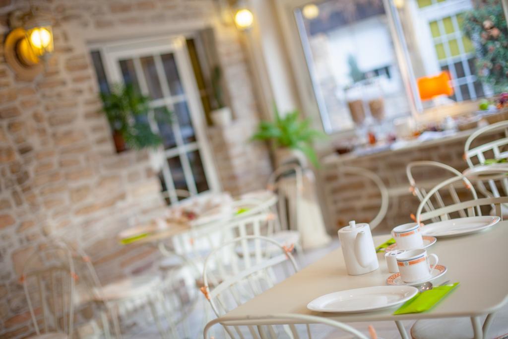 Hostellerie De Bretonniere - Groupe Logis Hotels Beaune  Kültér fotó